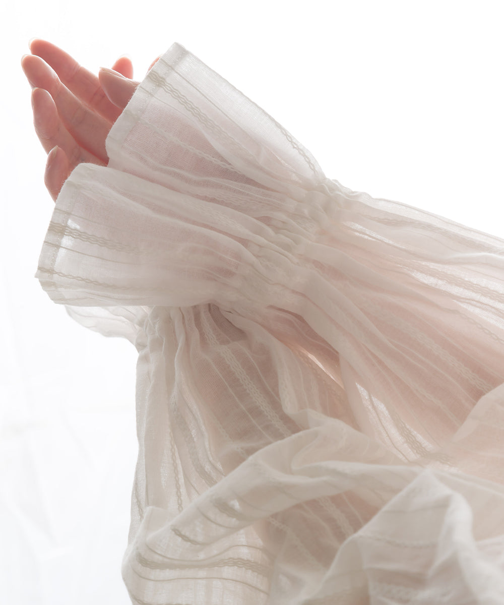 【OMNES】チェーン刺繍キャンディースリーブショート丈ブラウス【1523-4165】