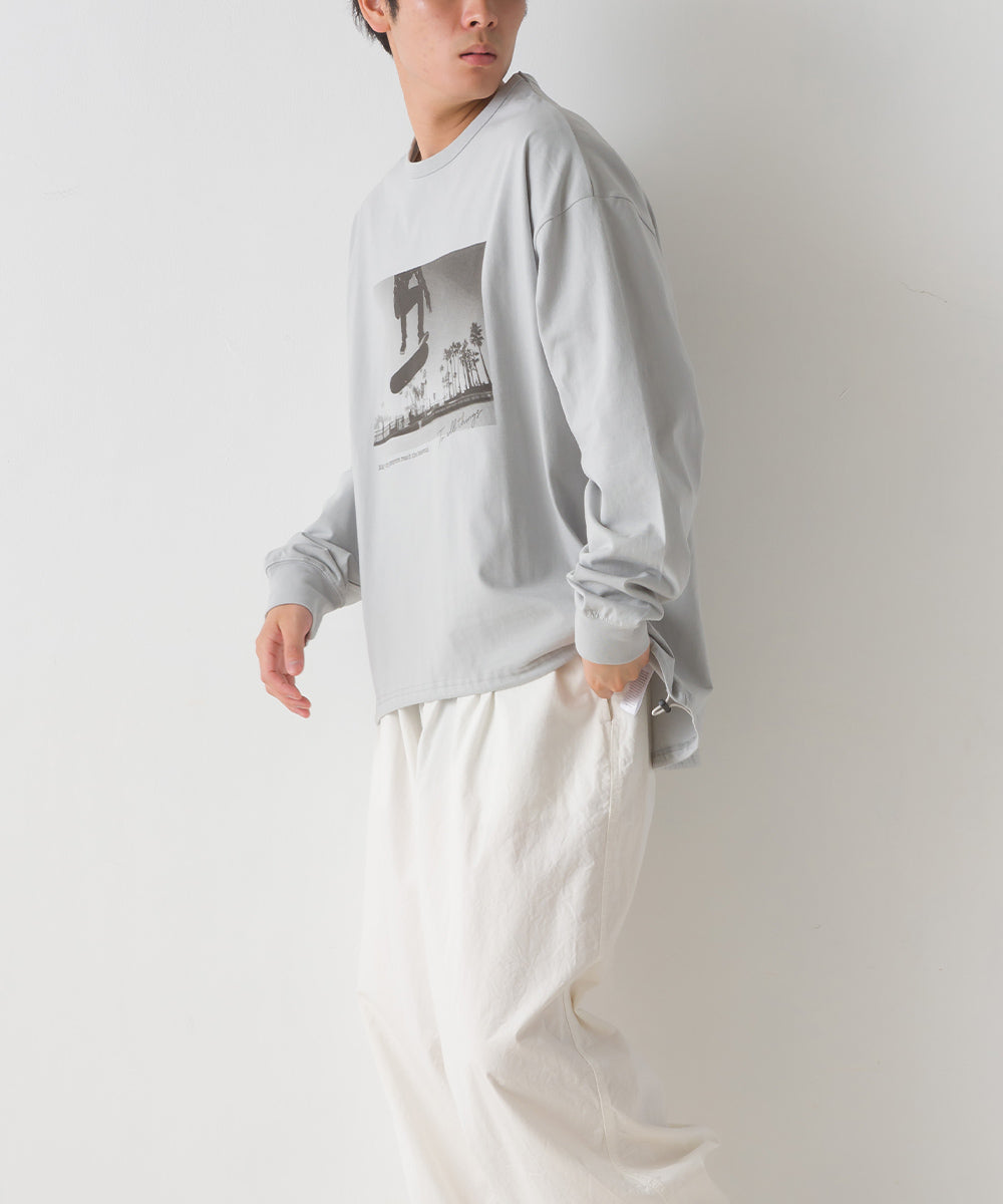 【OMNES】ユニセックスドロスト付プリント長袖Tシャツ【1523-5403】