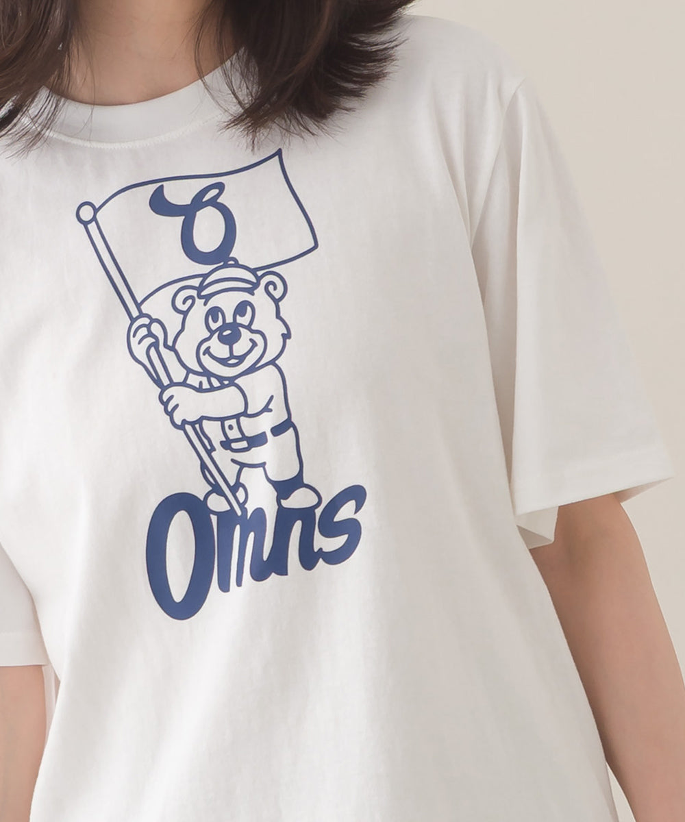 【OMNES】コットンロゴプリントオーバーサイズTシャツ ベアFLAG 半袖Tシャツ【253W427OMN014】