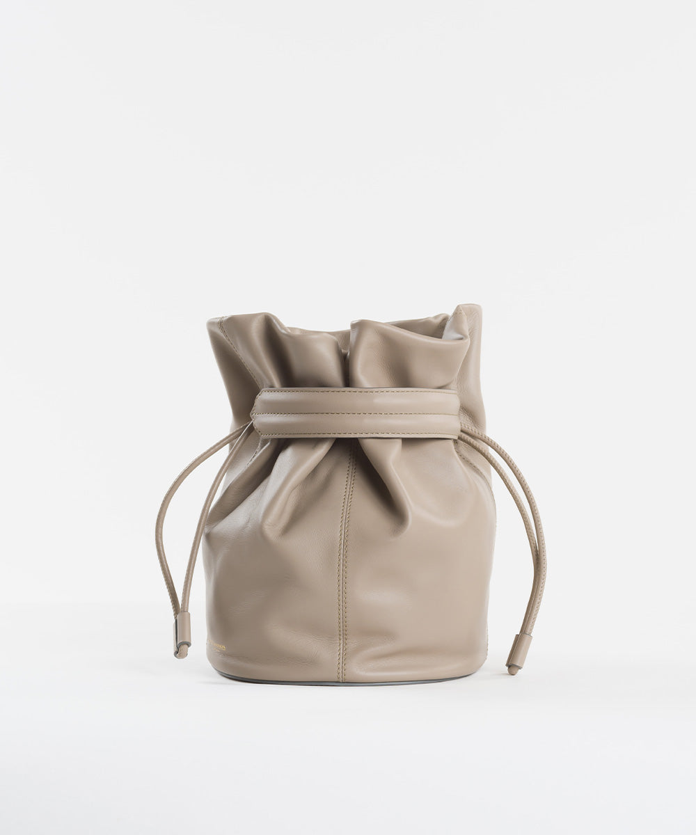 【J&M DAVIDSON】ジェイアンドエム デヴィッドソン NUBE BUCKET ヌーベ バケット バケットバッグ ショルダーバッグ LNBK-0XX-SCXX 並行輸入品【9902-22026】