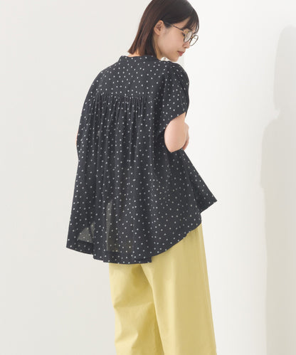 【OMNES】コットンボイル総柄フレンチスリーブギャザーシャツ【1524-4184】