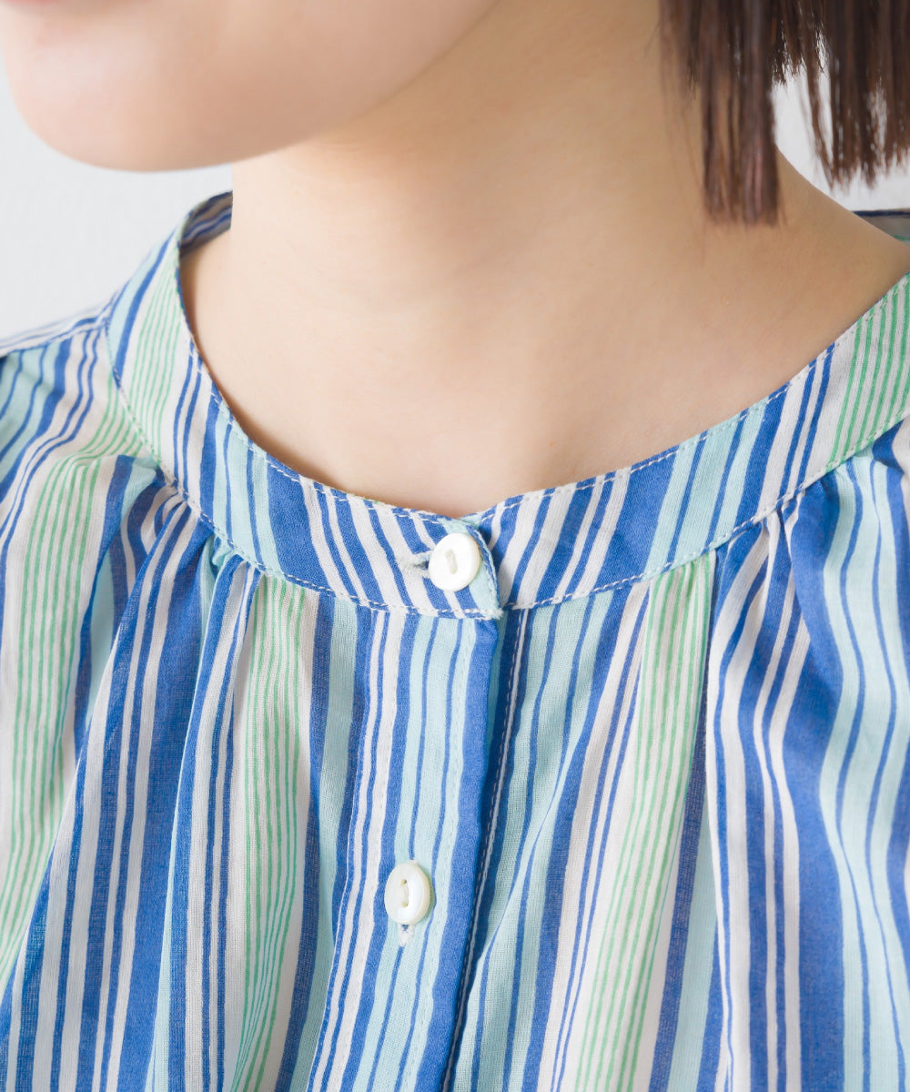 【OMNES】コットンボイル総柄フレンチスリーブギャザーシャツ【1524-4184】