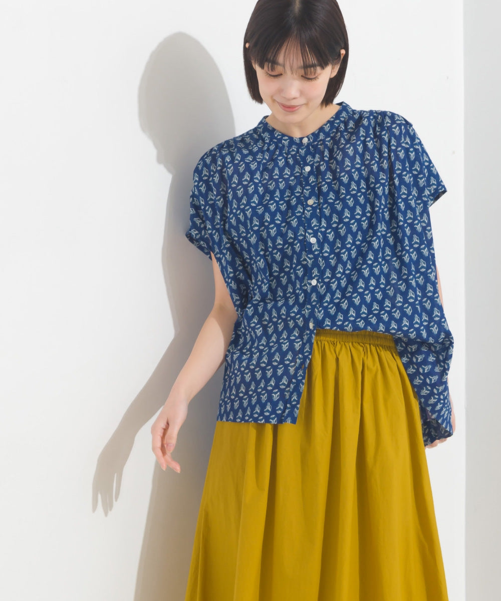 【OMNES】コットンボイル総柄フレンチスリーブギャザーシャツ【1524-4184】