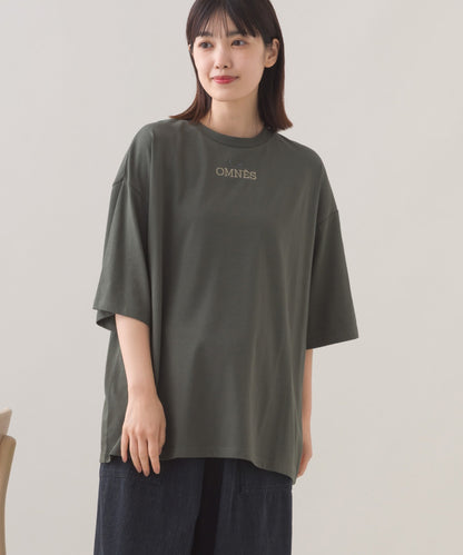 【OMNES】きれいめロゴプリントTシャツ OMNES刺繍 半袖Tシャツ【253W427OMN015】