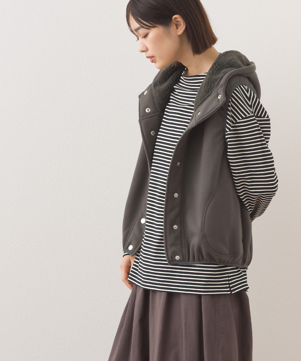【OMNES】裏起毛ボンディングボタンショート丈フードベスト【253W427OMN030】