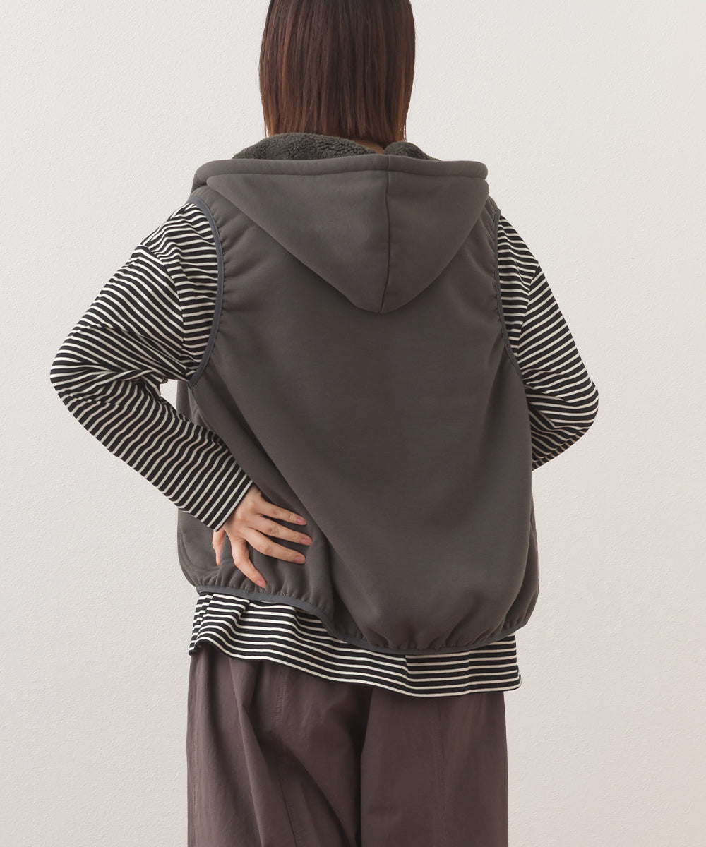 【OMNES】裏起毛ボンディングボタンショート丈フードベスト【253W427OMN030】