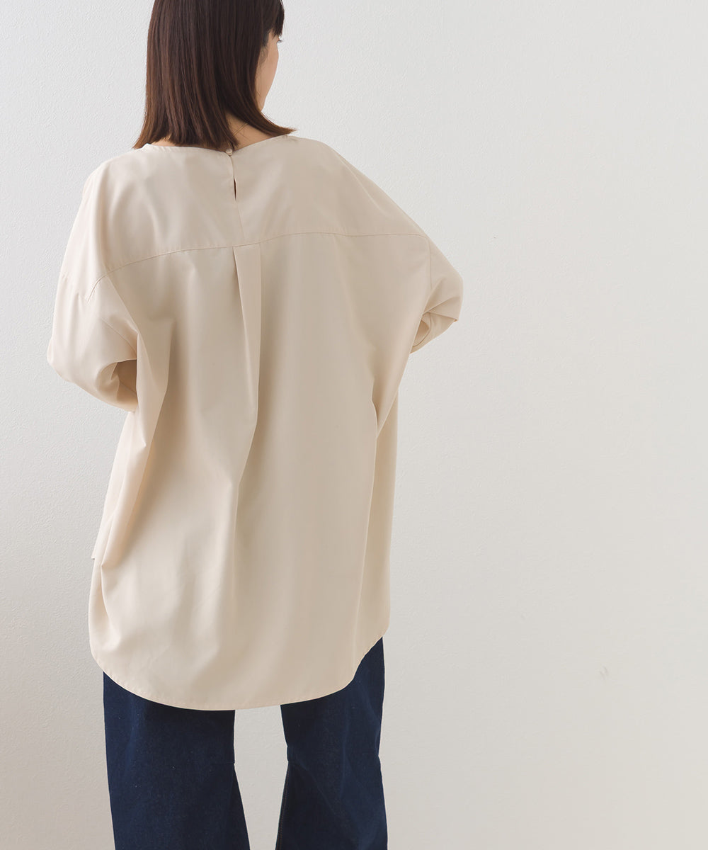【OMNES】テックコットンクルーネック裾ラウンドブラウス【253W427OMN070】