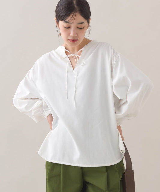 【OMNES】テックコットンスキッパーデザイン9分袖フリルシャツブラウス【253W427OMN072】