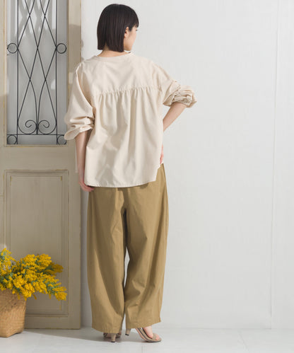 【OMNES】テックコットンスキッパーデザイン9分袖フリルシャツブラウス【253W427OMN072】