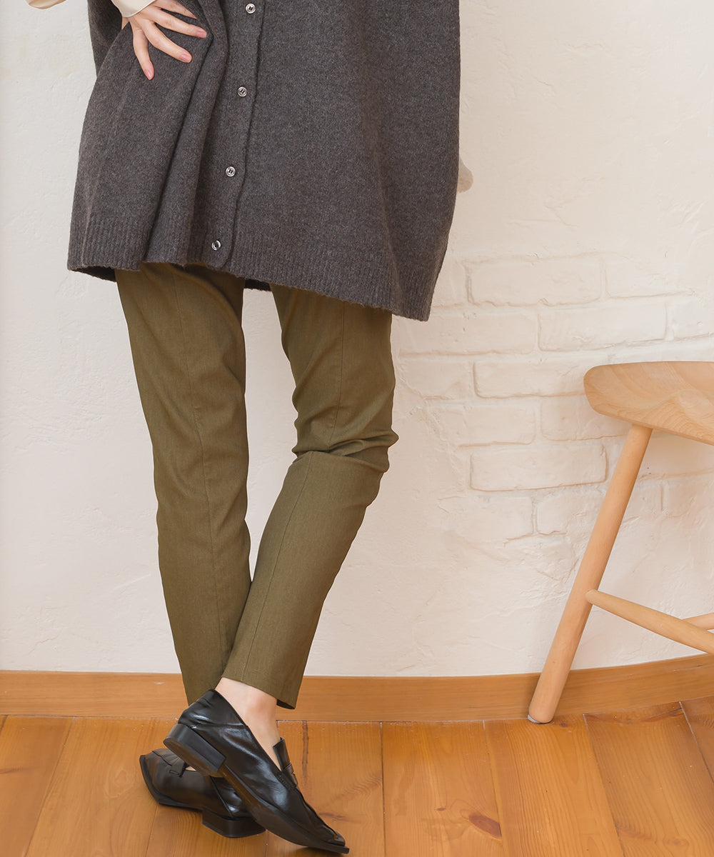 【OMNES】美脚ストレッチ テーパードシルエットタックパンツ 裏起毛【253W432OMN089】