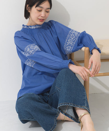 【OMNES】ボイル刺繍シャーリングハイネック長袖ブラウス【261W435OMN005】