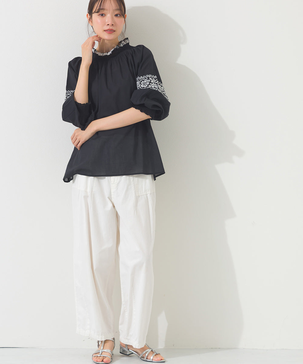【OMNES】ボイル刺繍シャーリングハイネック長袖ブラウス【261W435OMN005】
