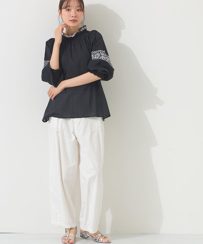 【OMNES】ボイル刺繍シャーリングハイネック長袖ブラウス【261W435OMN005】