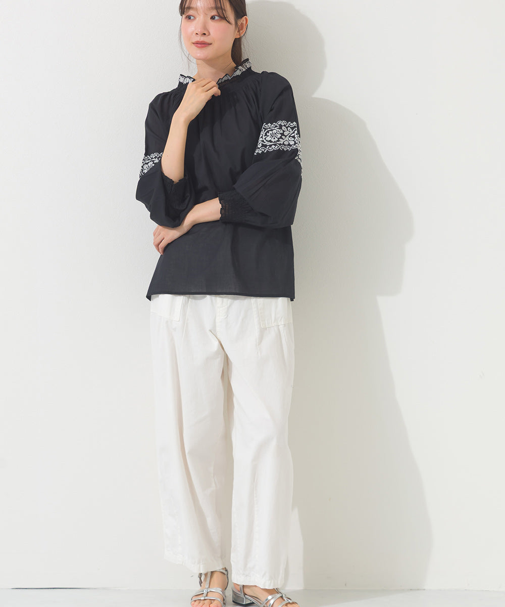 【OMNES】ボイル刺繍シャーリングハイネック長袖ブラウス【261W435OMN005】