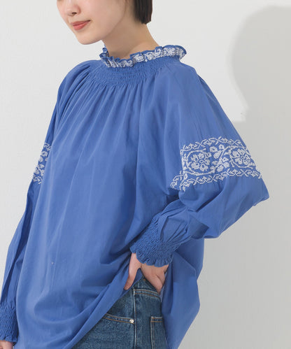 【OMNES】ボイル刺繍シャーリングハイネック長袖ブラウス【261W435OMN005】