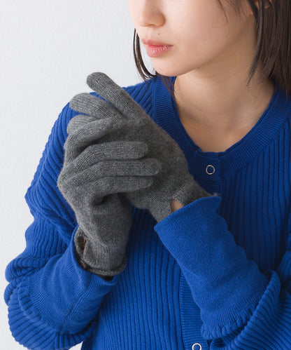 【Johnstons】ジョンストンズ カシミヤ ボタン付き ニットグローブ Cashmere Button Loop Gloves【HAY02241】【HAY2241】【並行輸入品】【9902-18005】